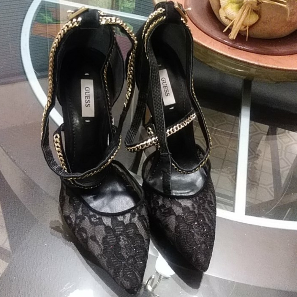 COPY - GUESS 8.5 HEELS